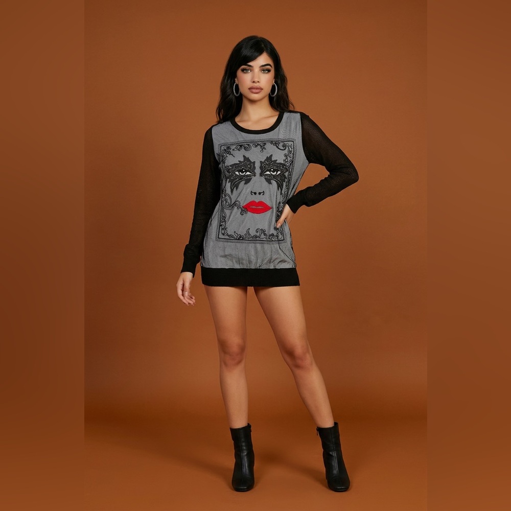 Special Design Black and Gray Graphic Top